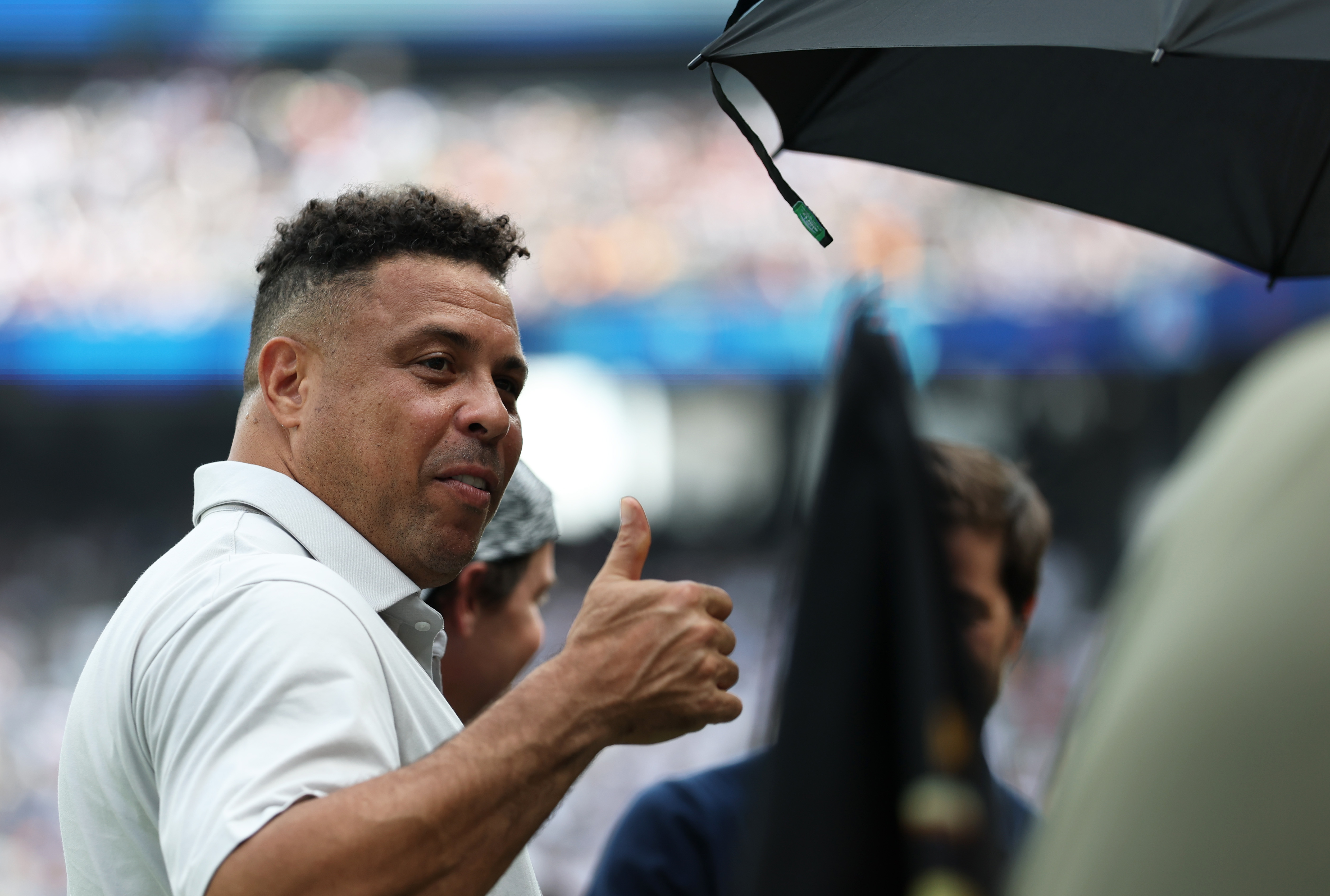 小苍解说视频-关于巴黎圣日耳曼训练开放日，国际比赛日防线松动引欢呼，意甲在即，赛季目标并未改变的信息